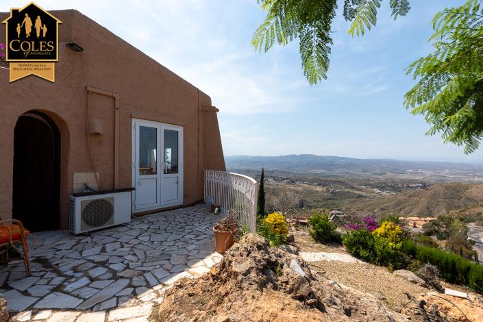 Image No.24-3 Bed Villa / Detached for sale