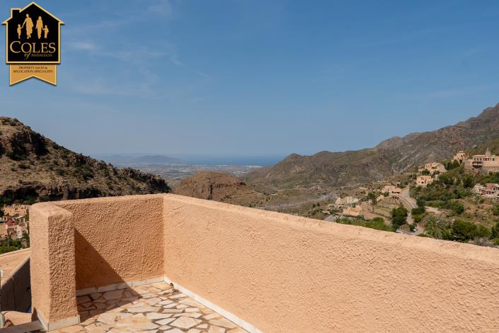 Image No.37-3 Bed Villa / Detached for sale