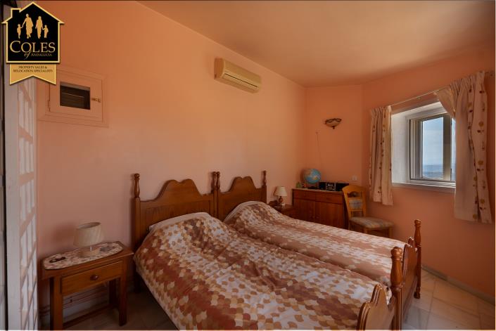 Image No.41-3 Bed Villa / Detached for sale