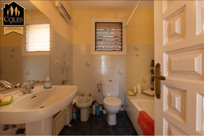 Image No.42-3 Bed Villa / Detached for sale