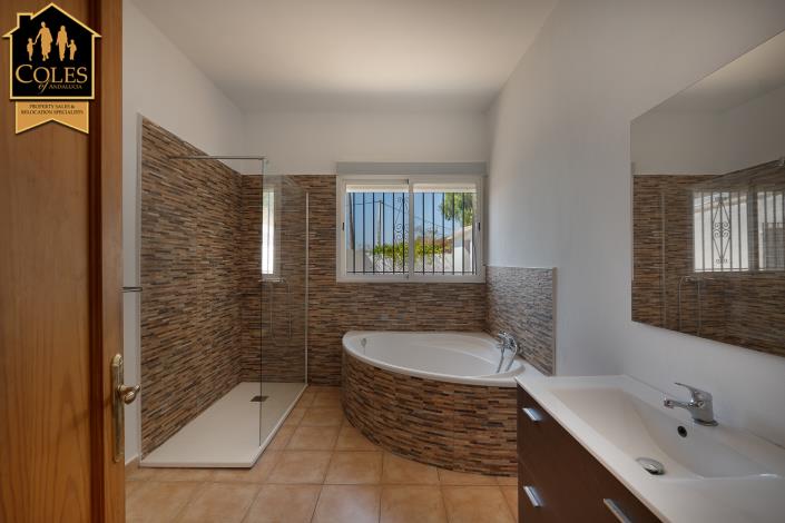 Image No.21-4 Bed Cortijo for sale