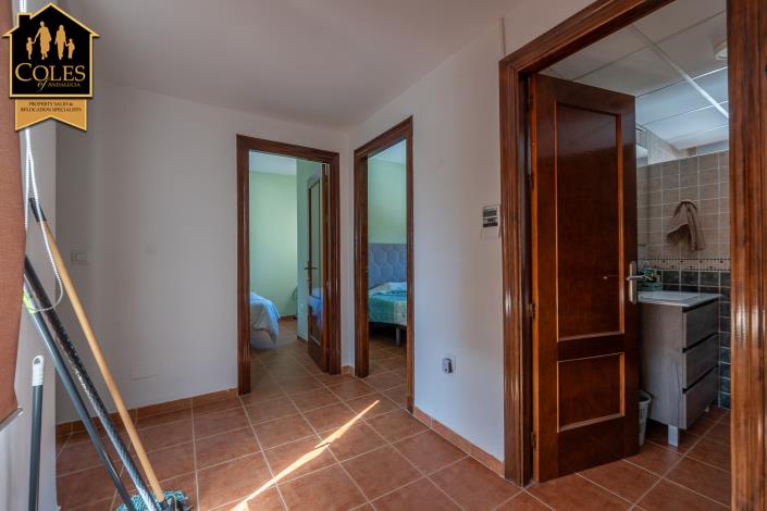 Image No.18-3 Bed Townhouse for sale