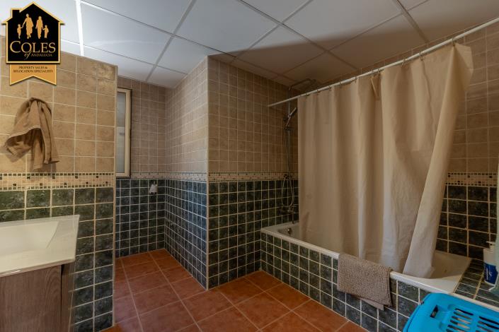 Image No.19-3 Bed Townhouse for sale