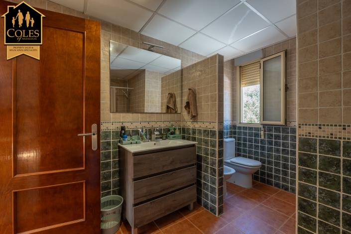 Image No.20-3 Bed Townhouse for sale