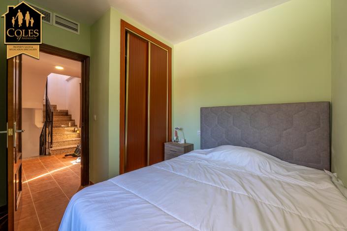 Image No.24-3 Bed Townhouse for sale