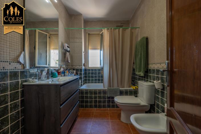 Image No.26-3 Bed Townhouse for sale