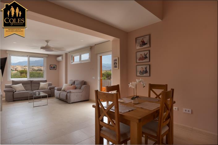 Image No.15-4 Bed Villa / Detached for sale