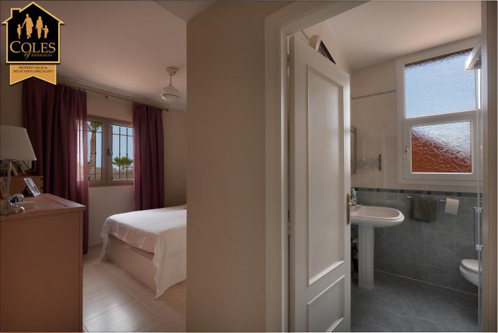 Image No.21-4 Bed Villa / Detached for sale