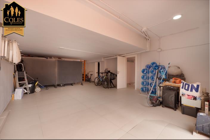 Image No.25-4 Bed Villa / Detached for sale