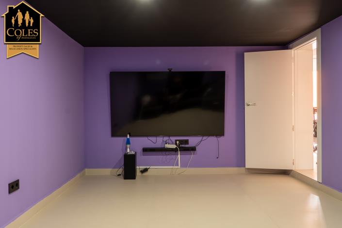 Image No.29-4 Bed Villa / Detached for sale