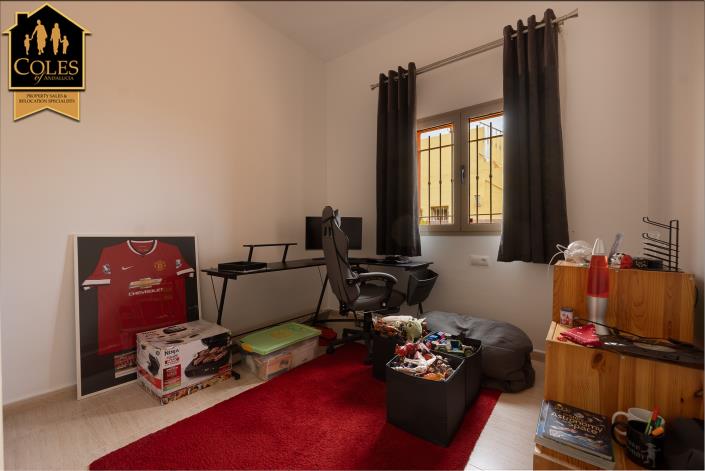 Image No.33-4 Bed Villa / Detached for sale