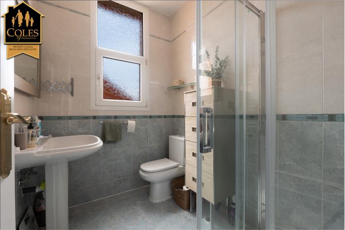 Image No.37-4 Bed Villa / Detached for sale