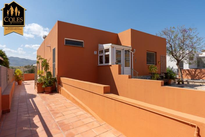Image No.38-4 Bed Villa / Detached for sale