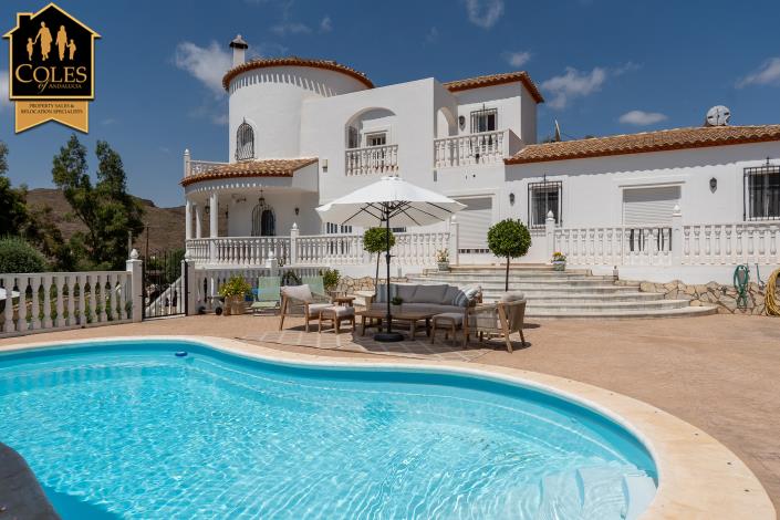 Image No.3-5 Bed Villa / Detached for sale
