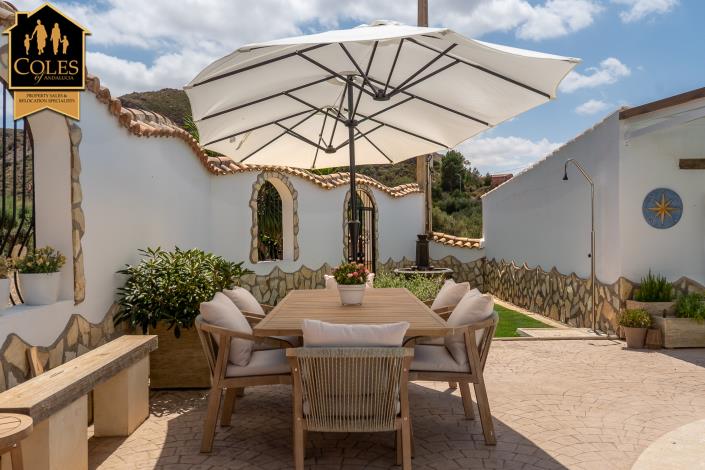 Image No.5-5 Bed Villa / Detached for sale