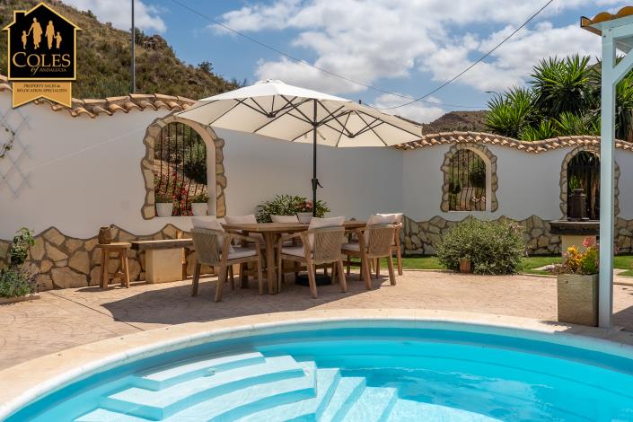 Image No.6-5 Bed Villa / Detached for sale