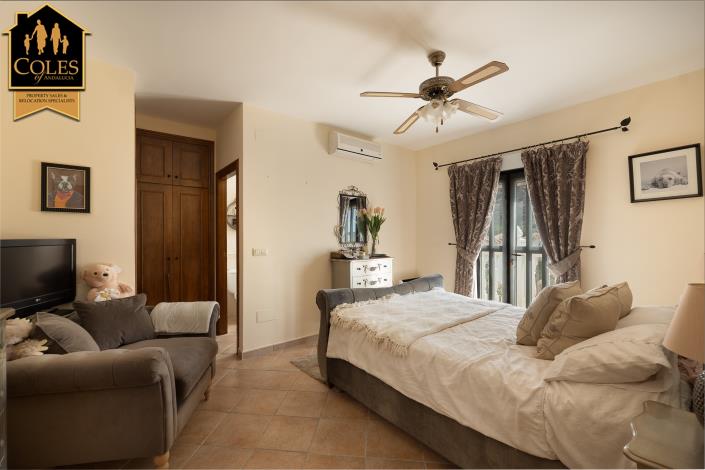 Image No.17-5 Bed Villa / Detached for sale