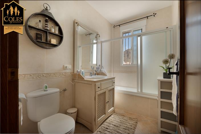 Image No.18-5 Bed Villa / Detached for sale