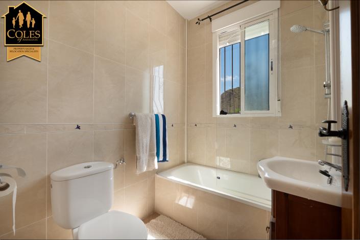 Image No.20-5 Bed Villa / Detached for sale