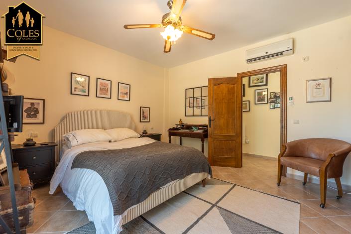 Image No.22-5 Bed Villa / Detached for sale