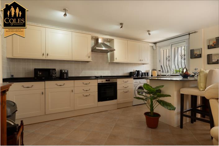 Image No.30-5 Bed Villa / Detached for sale
