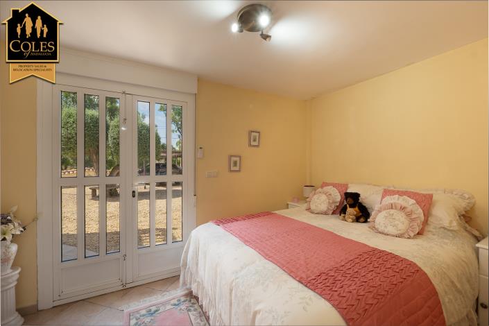 Image No.34-5 Bed Villa / Detached for sale