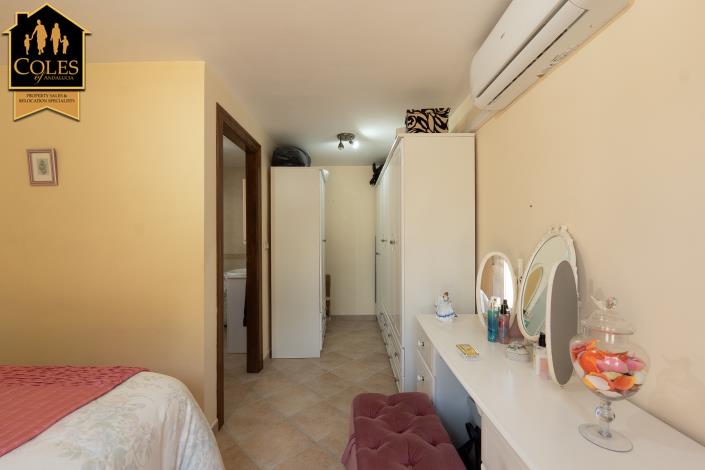 Image No.35-5 Bed Villa / Detached for sale