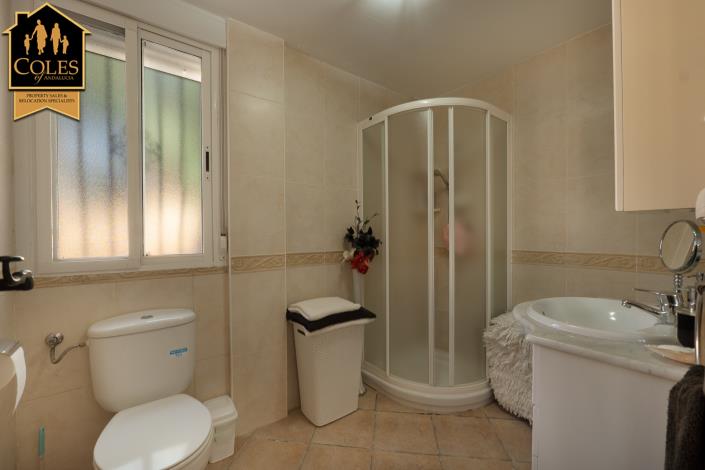 Image No.36-5 Bed Villa / Detached for sale