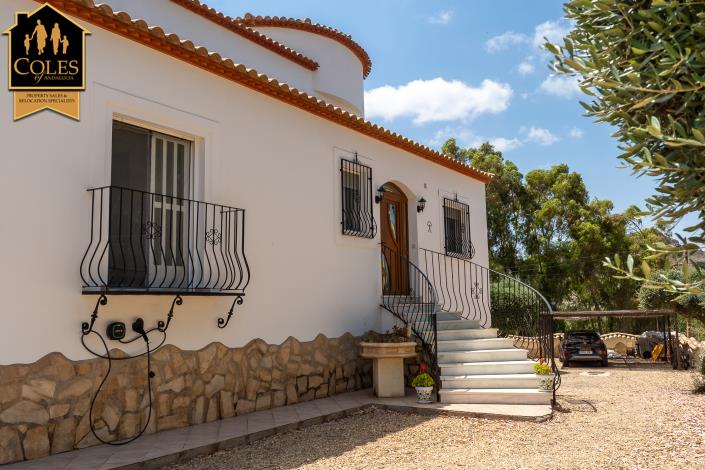 Image No.44-5 Bed Villa / Detached for sale
