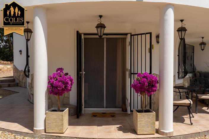 Image No.49-5 Bed Villa / Detached for sale