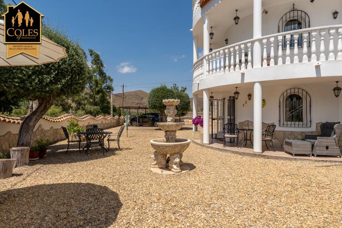 Image No.51-5 Bed Villa / Detached for sale