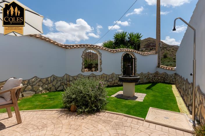 Image No.53-5 Bed Villa / Detached for sale