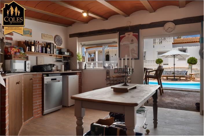 Image No.55-5 Bed Villa / Detached for sale