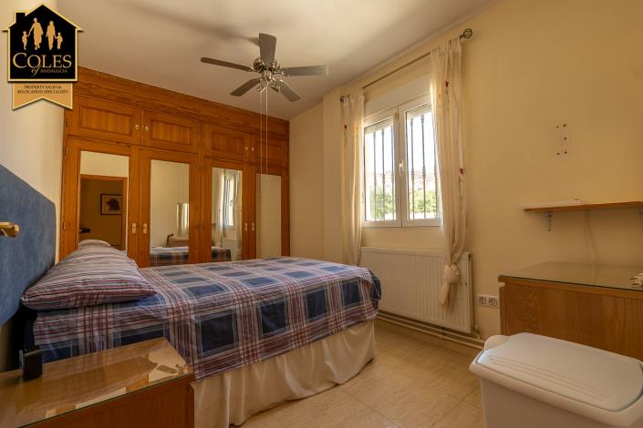 Image No.13-3 Bed Villa / Detached for sale