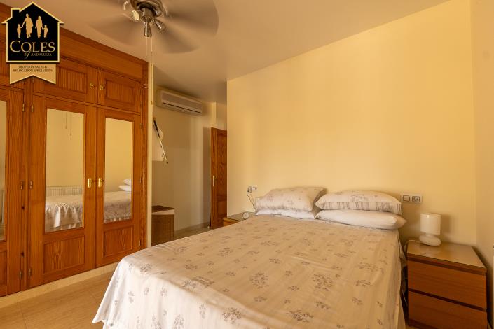 Image No.21-3 Bed Villa / Detached for sale