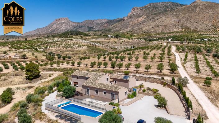 Image No.3-4 Bed Villa / Detached for sale