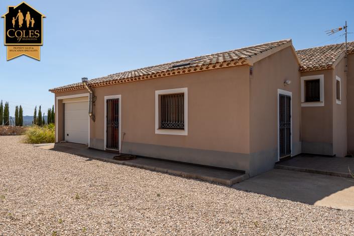 Image No.14-4 Bed Villa / Detached for sale