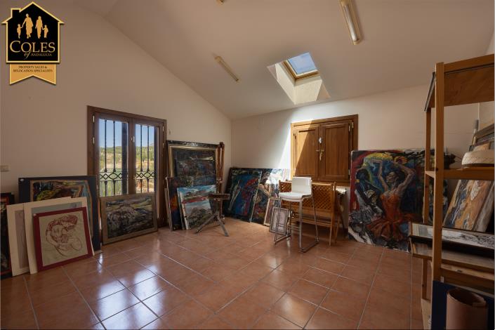 Image No.24-4 Bed Villa / Detached for sale