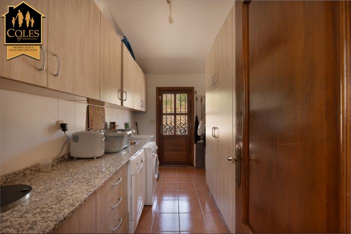 Image No.26-4 Bed Villa / Detached for sale