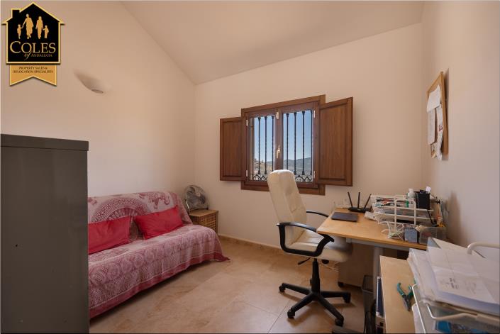 Image No.36-4 Bed Villa / Detached for sale