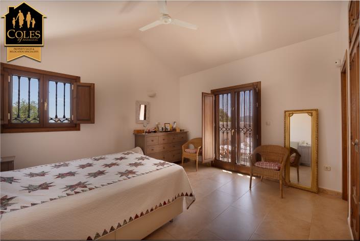 Image No.38-4 Bed Villa / Detached for sale
