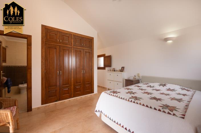 Image No.39-4 Bed Villa / Detached for sale