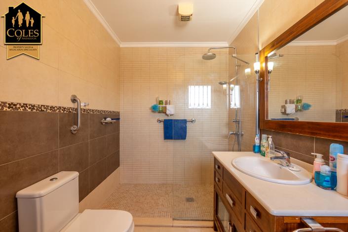 Image No.40-4 Bed Villa / Detached for sale