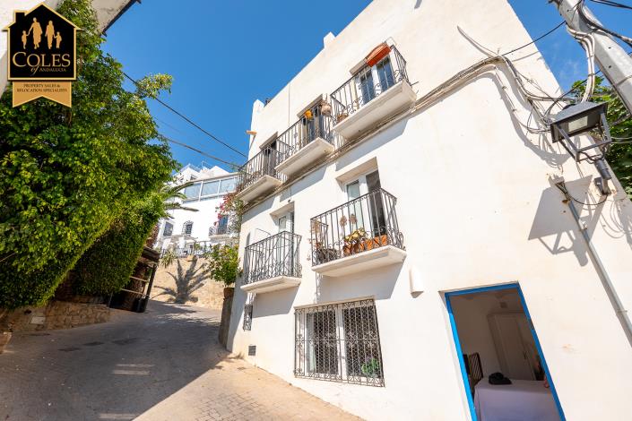 Image No.3-3 Bed Townhouse for sale
