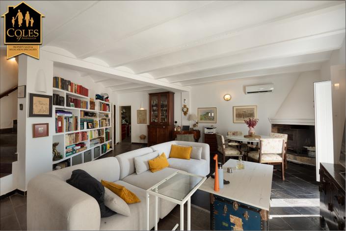 Image No.6-3 Bed Townhouse for sale