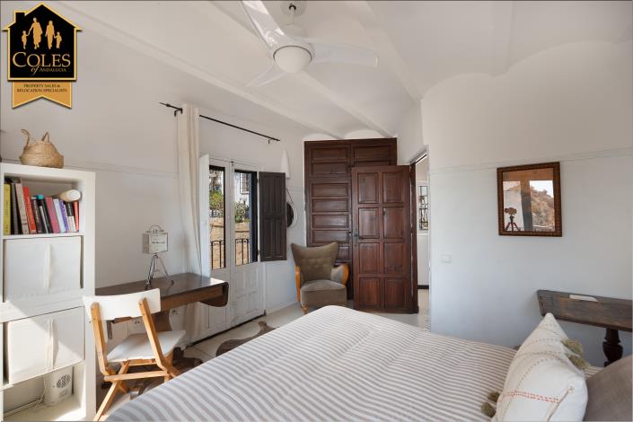Image No.16-3 Bed Townhouse for sale