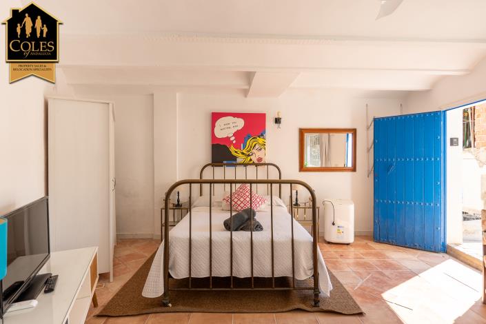 Image No.23-3 Bed Townhouse for sale