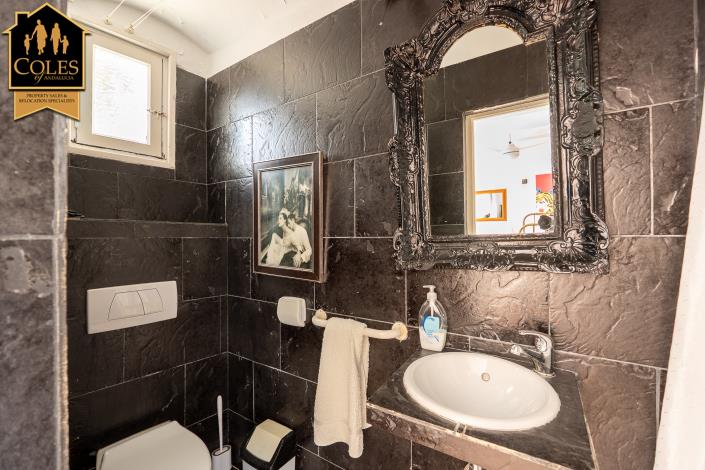 Image No.25-3 Bed Townhouse for sale