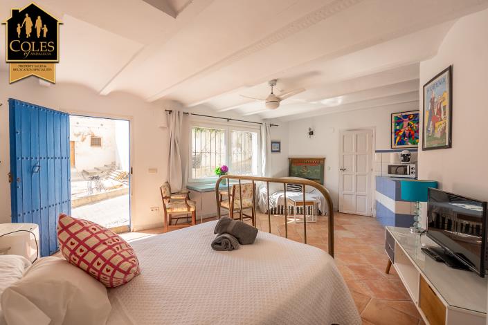 Image No.26-3 Bed Townhouse for sale