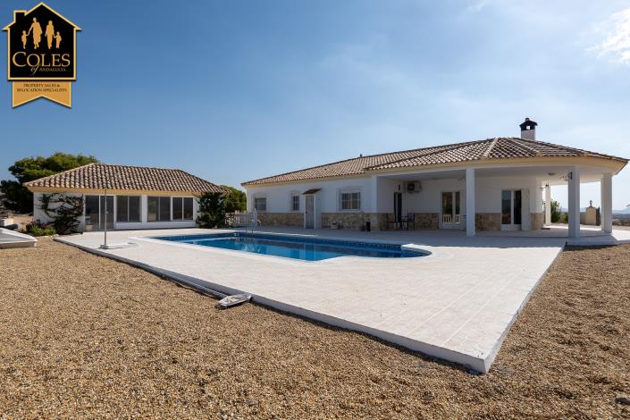 Image No.12-5 Bed Villa / Detached for sale